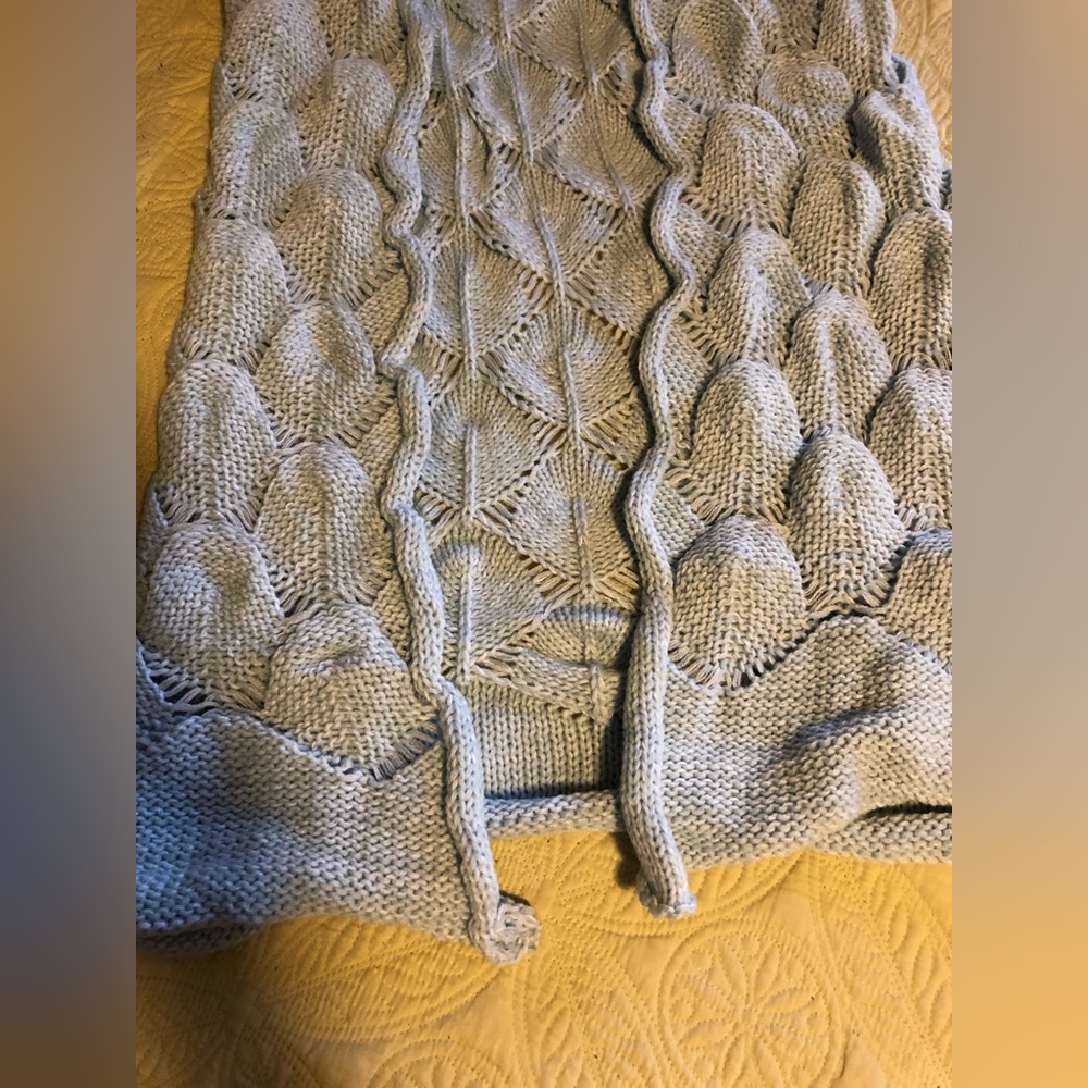 *NOW 30% OFF!!!* Mermaid Tail Blanket; Knit; Scale & Fin Detail; Aqua Blue - Picture 6 of 12
